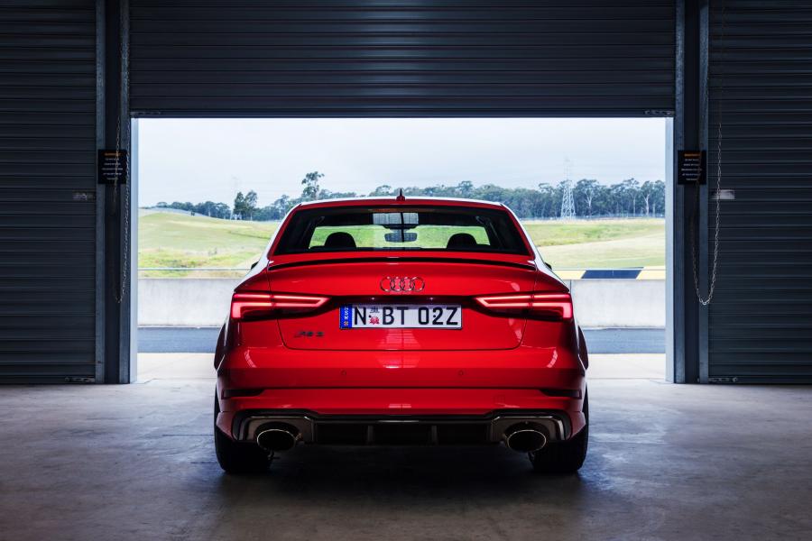  Audi RS3 Sedan (8V) 2017 года  (AU) (фото 21 из 37)